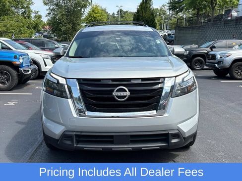 Certified 2025 Nissan Pathfinder SV AWD/4WD image 3