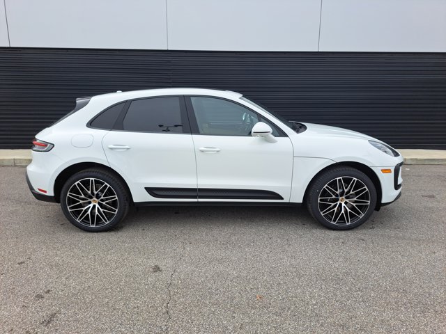 Used 2026 Porsche Macan AWD/4WD image 8