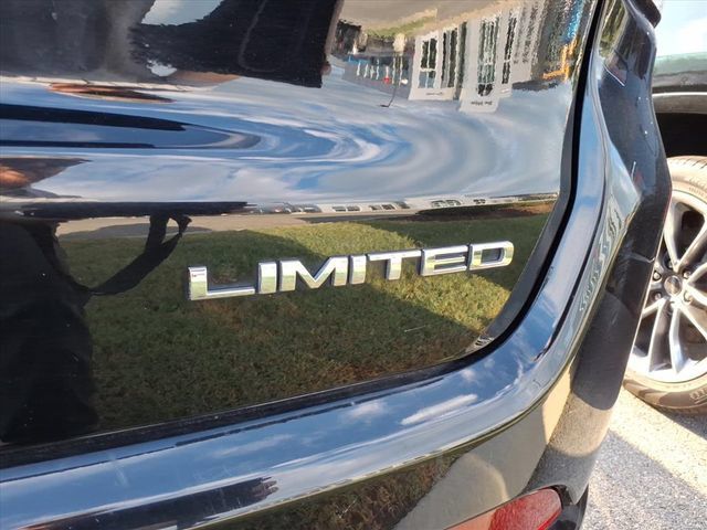 Used 2024 Jeep Compass Limited w/ Elite Group AWD/4WD image 8