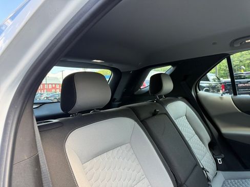 Used 2021 Chevrolet Equinox LS AWD/4WD image 27