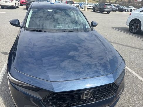 Used 2023 Honda Accord Touring image 8