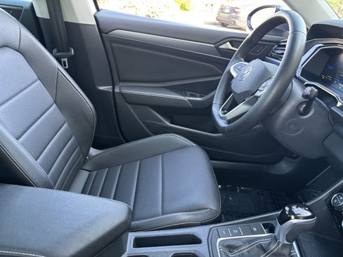 Used 2024 Volkswagen Jetta SE FWD image 29