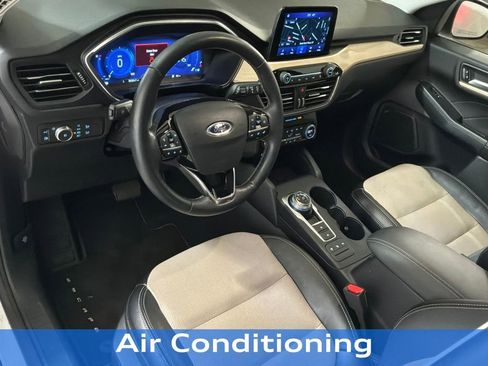 Certified 2021 Ford Escape Titanium w/ Titanium Elite Package AWD/4WD image 17