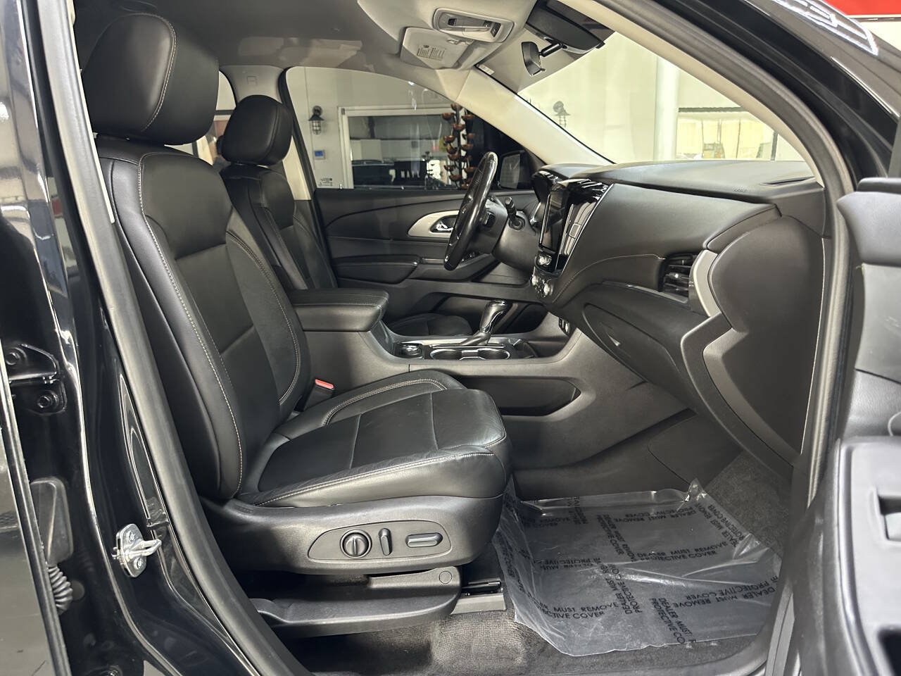 Used 2019 Chevrolet Traverse LT w/ LPO, Floor Liner Package FWD image 19