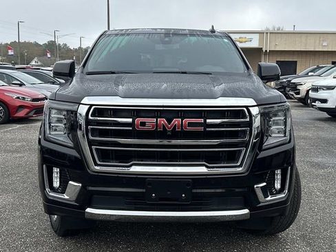 Used 2022 GMC Yukon SLT w/ SLT Premium Package image 2