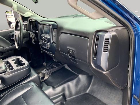 Used 2019 Chevrolet Silverado 2500 W/T AWD/4WD image 18