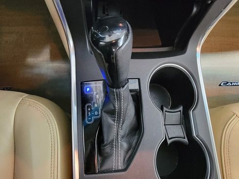 Used 2017 Toyota Camry XLE w/ Moonroof Package image 18