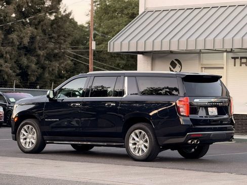 Used 2023 Chevrolet Suburban Premier RWD image 7