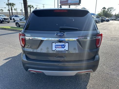 Used 2017 Ford Explorer XLT w/ Equipment Group 201A image 5