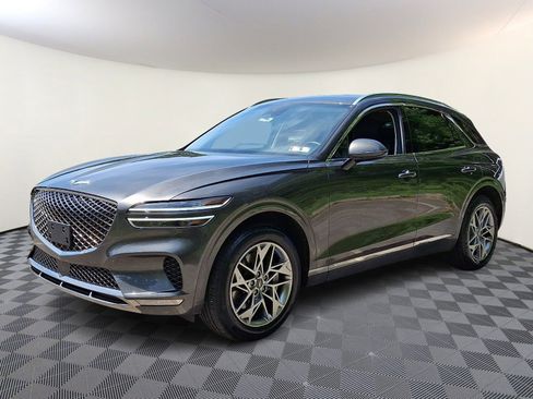 Used 2025 Genesis GV70 2.5T AWD/4WD image 3