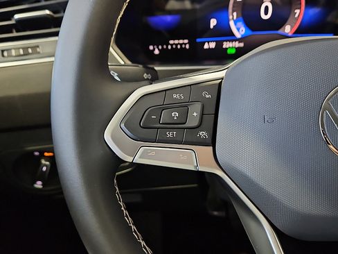 Certified 2023 Volkswagen Tiguan SE image 15