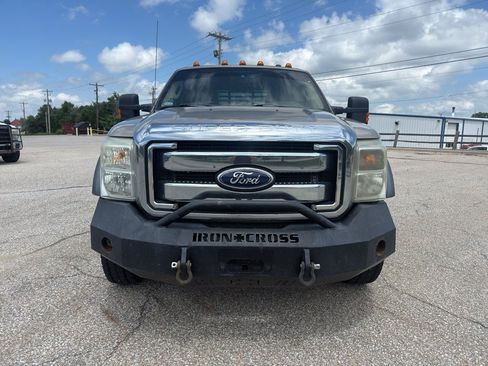 Used 2011 Ford F550 4x4 Crew Cab Super Duty w/ Payload Upgrade Pkg image 2