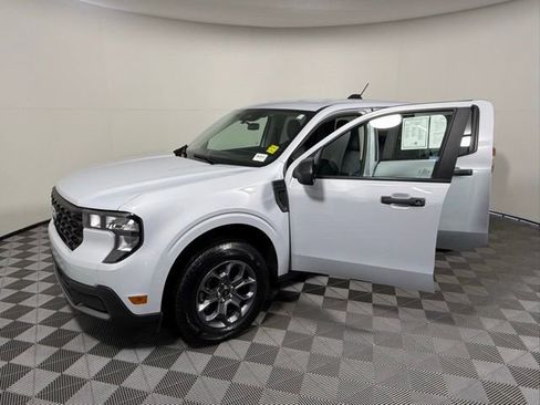 Used 2025 Ford Maverick XLT w/ Equipment Group 302A image 5