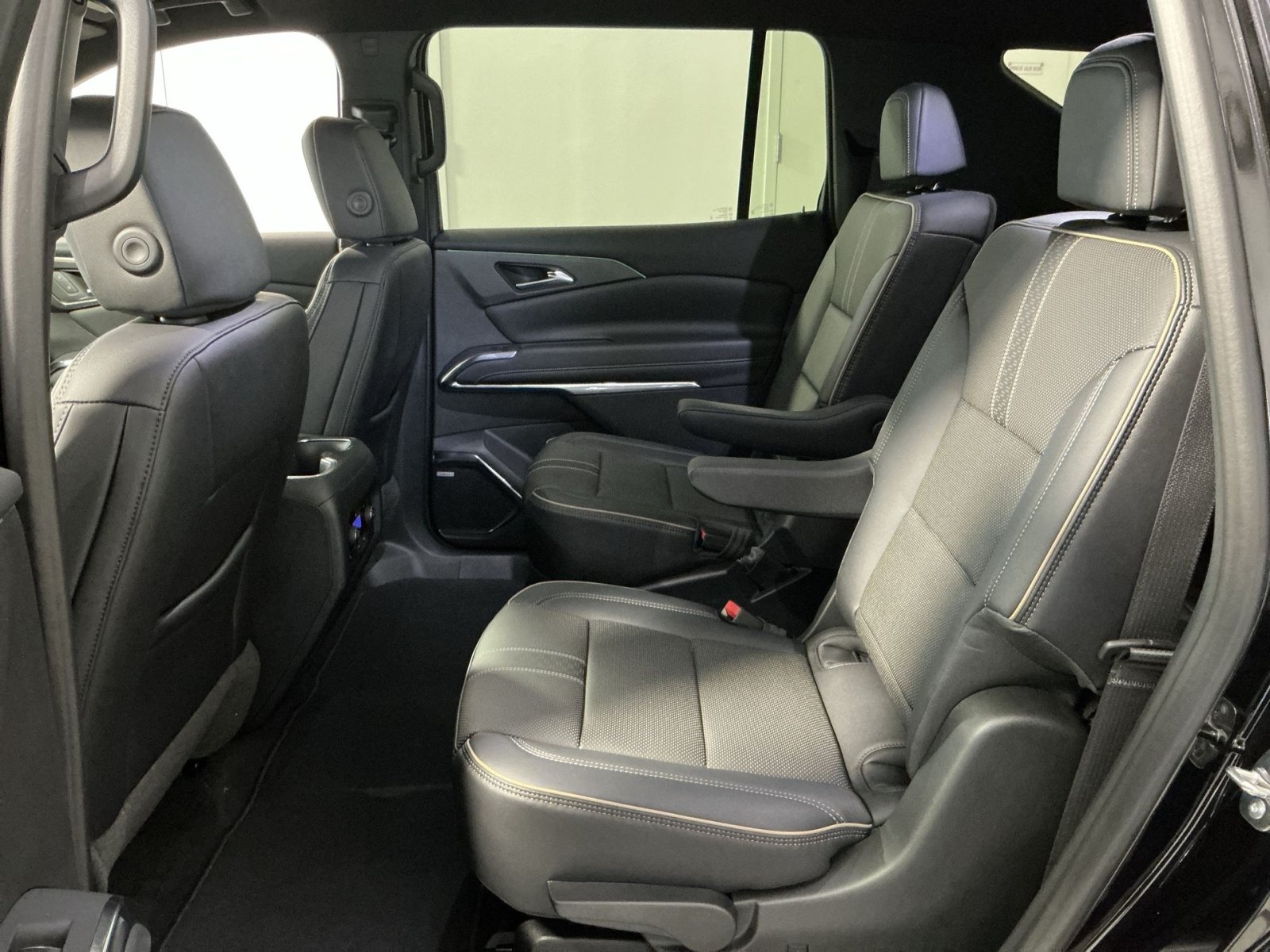 New 2026 Chevrolet Traverse High Country FWD image 24