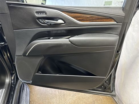Used 2021 Cadillac Escalade Premium Luxury image 35