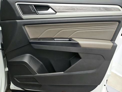 Used 2021 Volkswagen Atlas Cross Sport SE w/ Panoramic Sunroof Package image 27