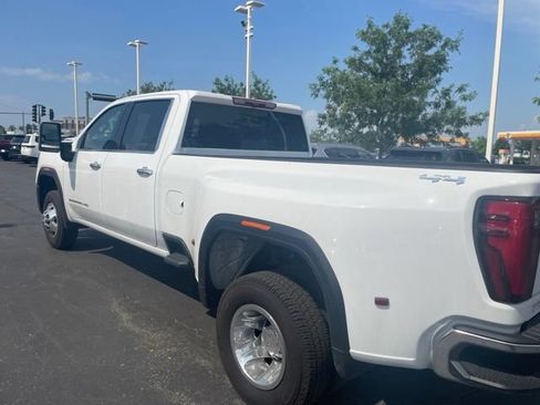 Used 2025 GMC Sierra 3500 SLT w/ SLT Convenience Package AWD/4WD image 4