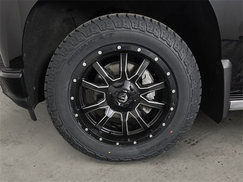 Used 2021 Chevrolet Silverado 1500 High Country w/ Technology Package image 9