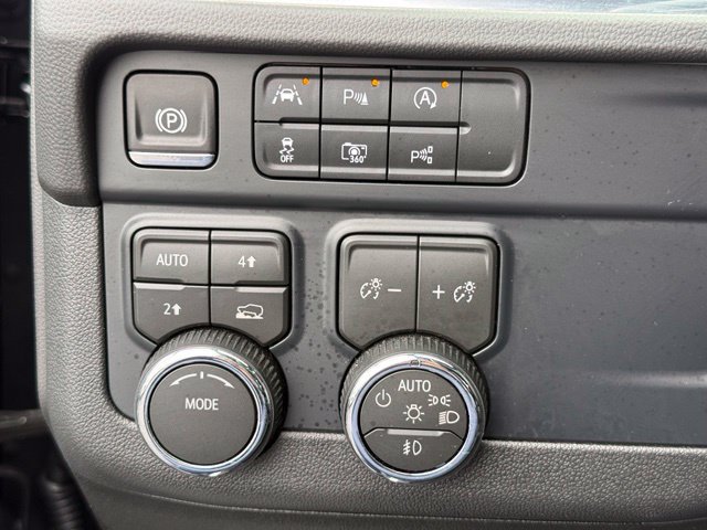 Used 2026 Chevrolet Tahoe RST w/ Comfort Package AWD/4WD image 26