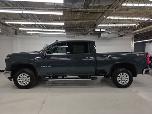 Used 2025 Chevrolet Silverado 2500 LTZ w/ LTZ Premium Package AWD/4WD image 13