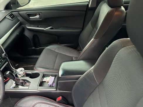 Used 2017 Toyota Camry SE w/ Protection Package (Q2) image 9