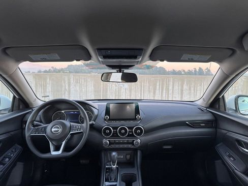 Used 2025 Nissan Sentra SV image 2