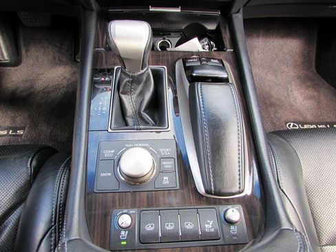 Used 2013 Lexus LS 460 L w/ Ultra Luxury Pkg RWD image 18