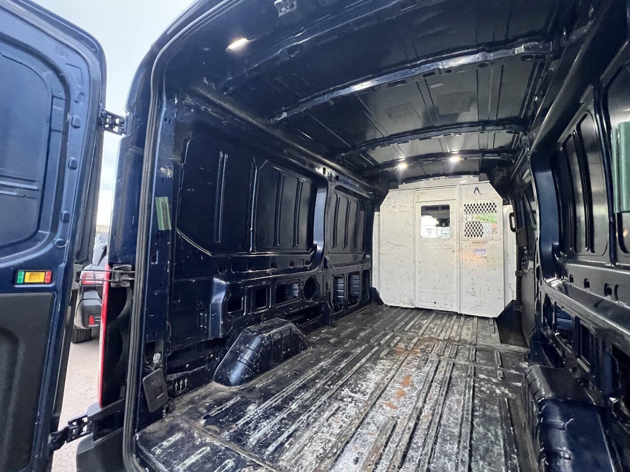 Used 2019 Ford Transit 250 148 Medium Roof RWD image 7