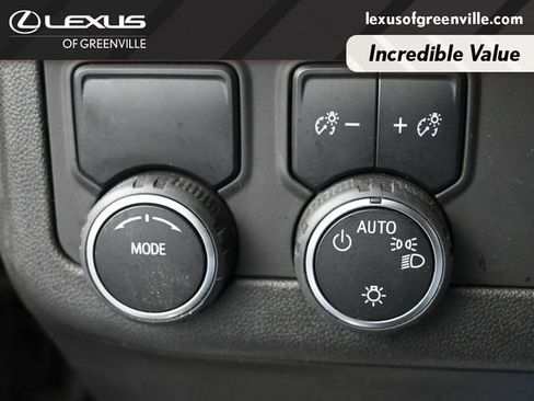 Used 2023 Chevrolet Suburban Premier image 16