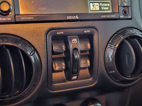 Certified 2017 Jeep Wrangler Unlimited Rubicon image 26