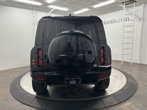 Used 2022 Land Rover Defender 110 SE image 6