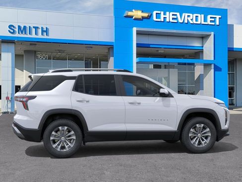 New 2026 Chevrolet Equinox LT w/ Safety and Technology Package FWD image 5