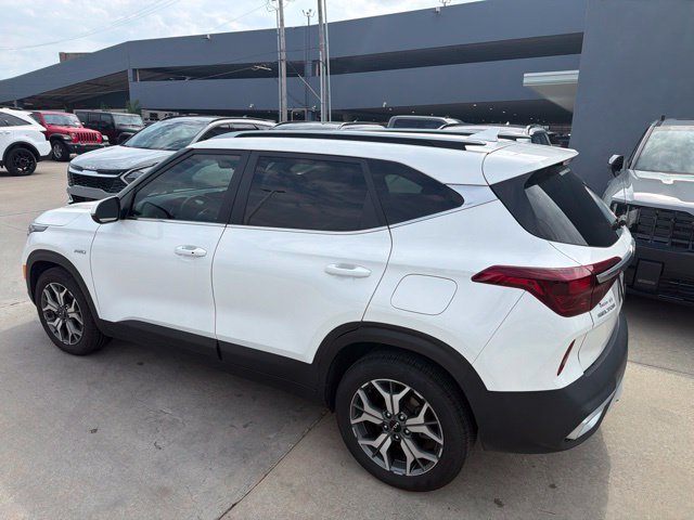 Used 2022 Kia Seltos EX AWD/4WD image 5
