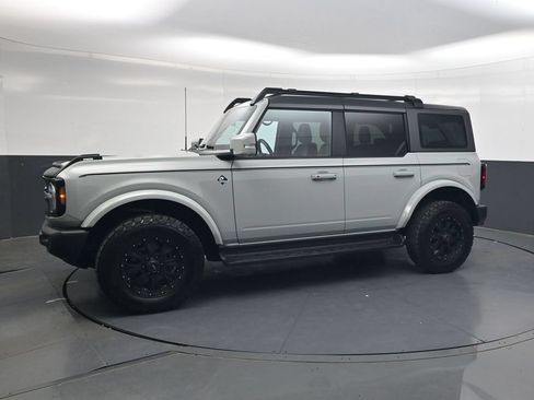 Used 2024 Ford Bronco Outer Banks AWD/4WD image 12