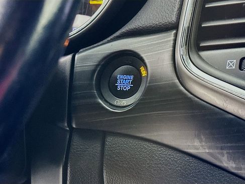 Used 2020 Jeep Grand Cherokee Laredo w/ Security & Convenience Group image 19