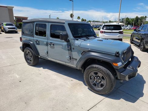 Used 2026 Jeep Wrangler Unlimited Sport AWD/4WD image 7