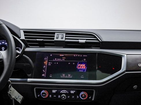 Used 2022 Audi Q3 2.0T Premium image 15