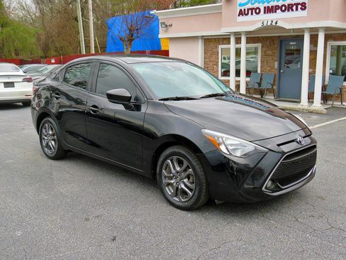 Used 2019 Toyota Yaris LE image 5