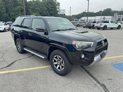 Used 2019 Toyota 4Runner TRD Off-Road Premium AWD/4WD image 8