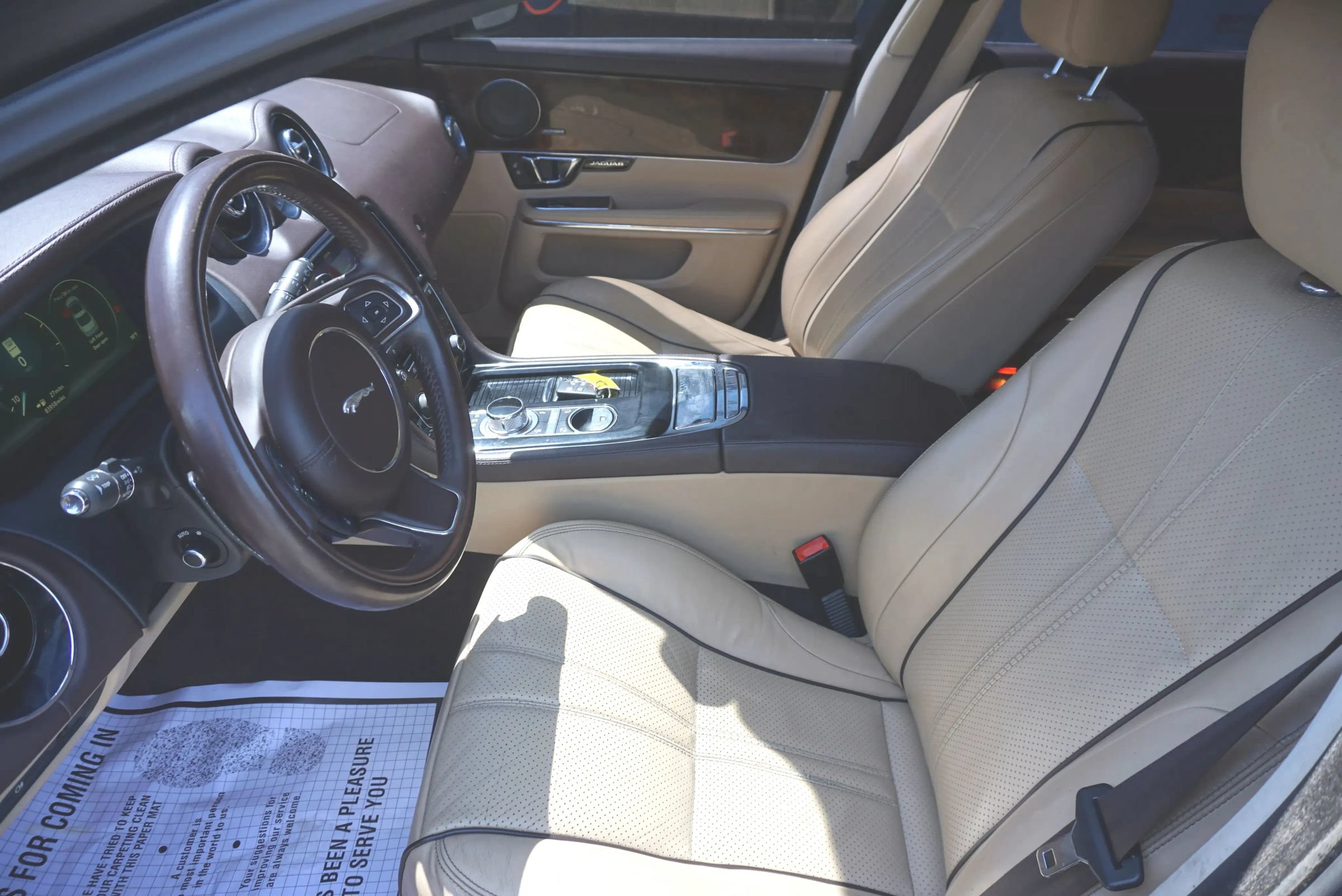 Used 2016 Jaguar XJ R-Sport RWD image 21