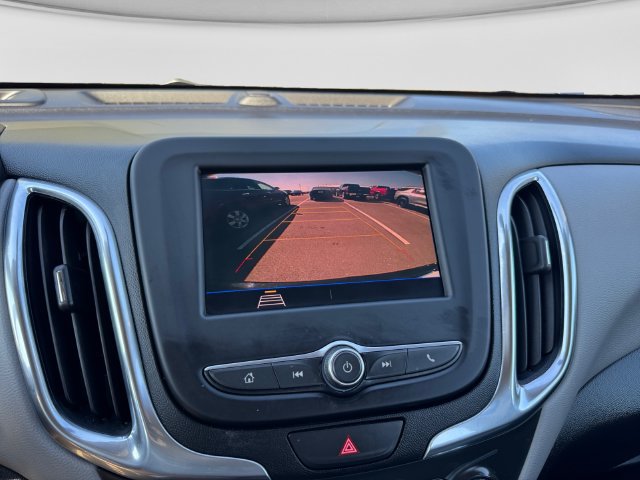 Used 2021 Chevrolet Equinox LS FWD image 16