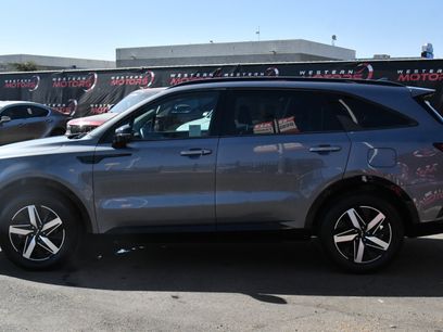 Used 2022 Kia Sorento S w/ Panoramic Sunroof Package