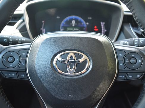 Used 2025 Toyota Corolla Cross XLE w/ Convenience Package AWD/4WD image 12