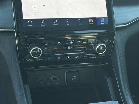 Used 2023 Jeep Grand Cherokee Overland w/ Luxury Tech Group IV image 16