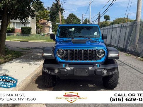 Used 2024 Jeep Wrangler Unlimited Rubicon 4xe AWD/4WD image 2