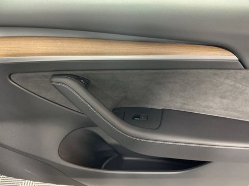 Used 2023 Tesla Model 3 Standard Range image 11