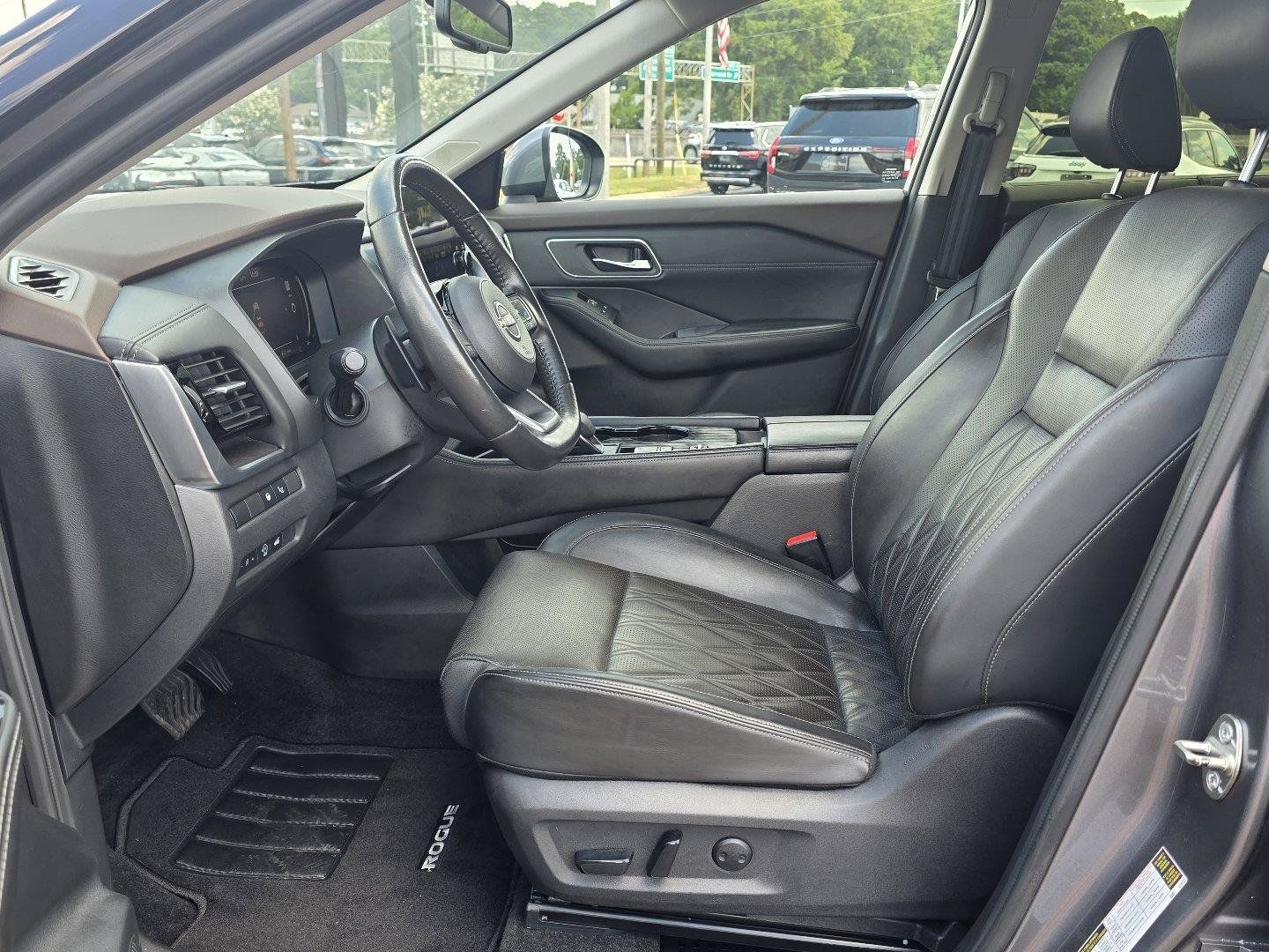 Used 2023 Nissan Rogue Platinum w/ Platinum Premium Package FWD image 21