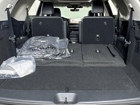 New 2026 Nissan Pathfinder SL w/ SL Premium Package AWD/4WD image 29