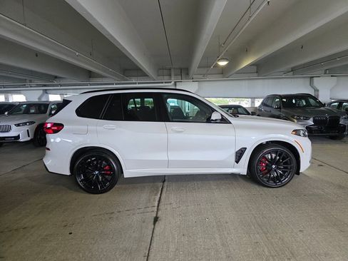 New 2026 BMW X5 sDrive40i w/ M Sport Package RWD image 3