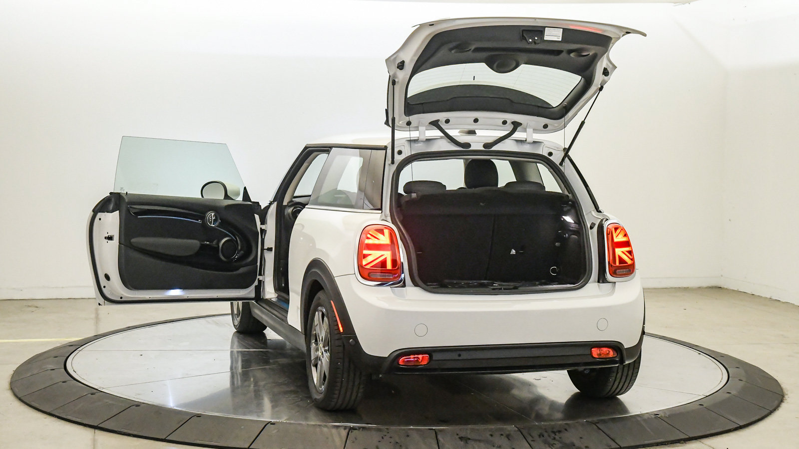 Used 2024 MINI Cooper SE FWD image 26